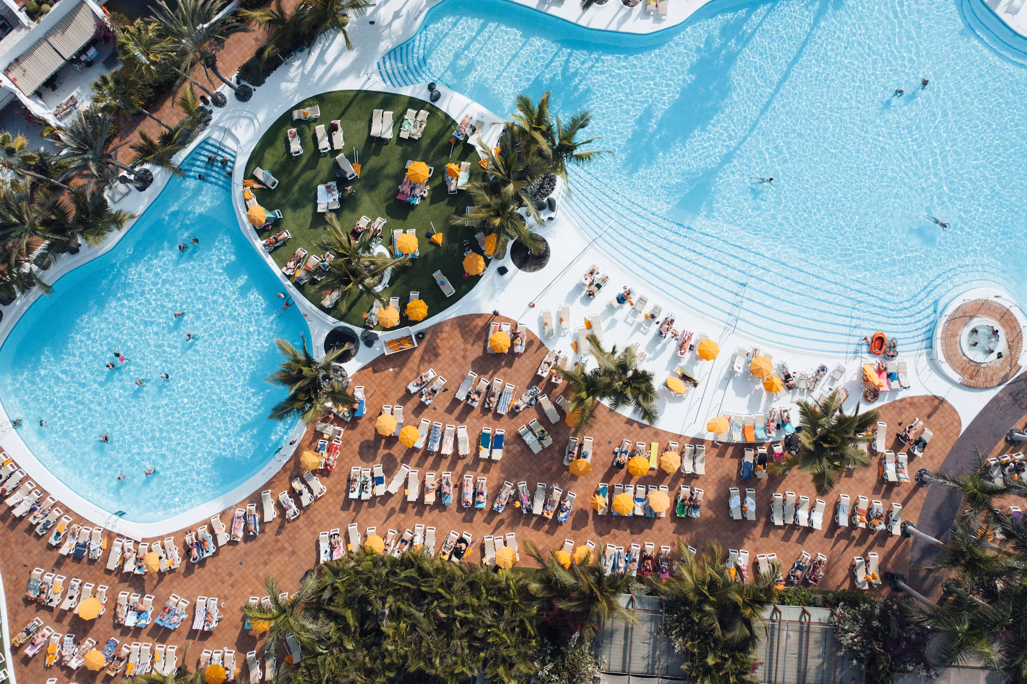 The Allure of Luxury Hotels: Indulging in Exceptional Experiences